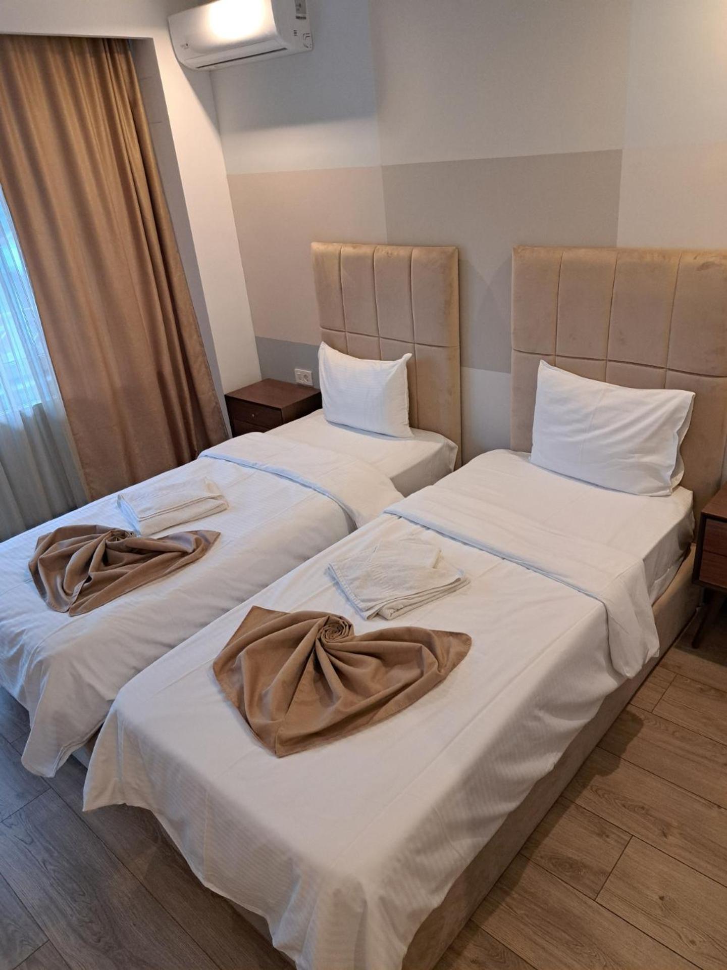 Artemis Hotell Băile Herculane Exteriör bild